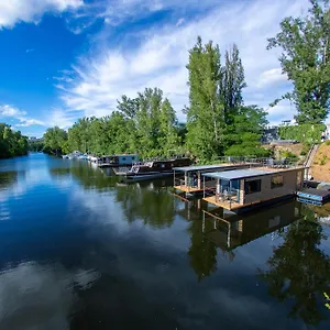 *** Bådhotel Bay Houseboats Tjekkiet